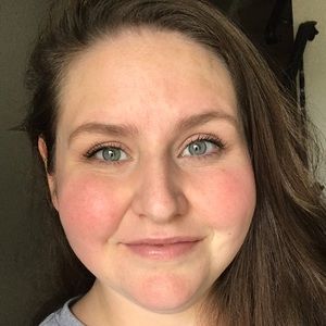 Meet your Posher, Cassandra